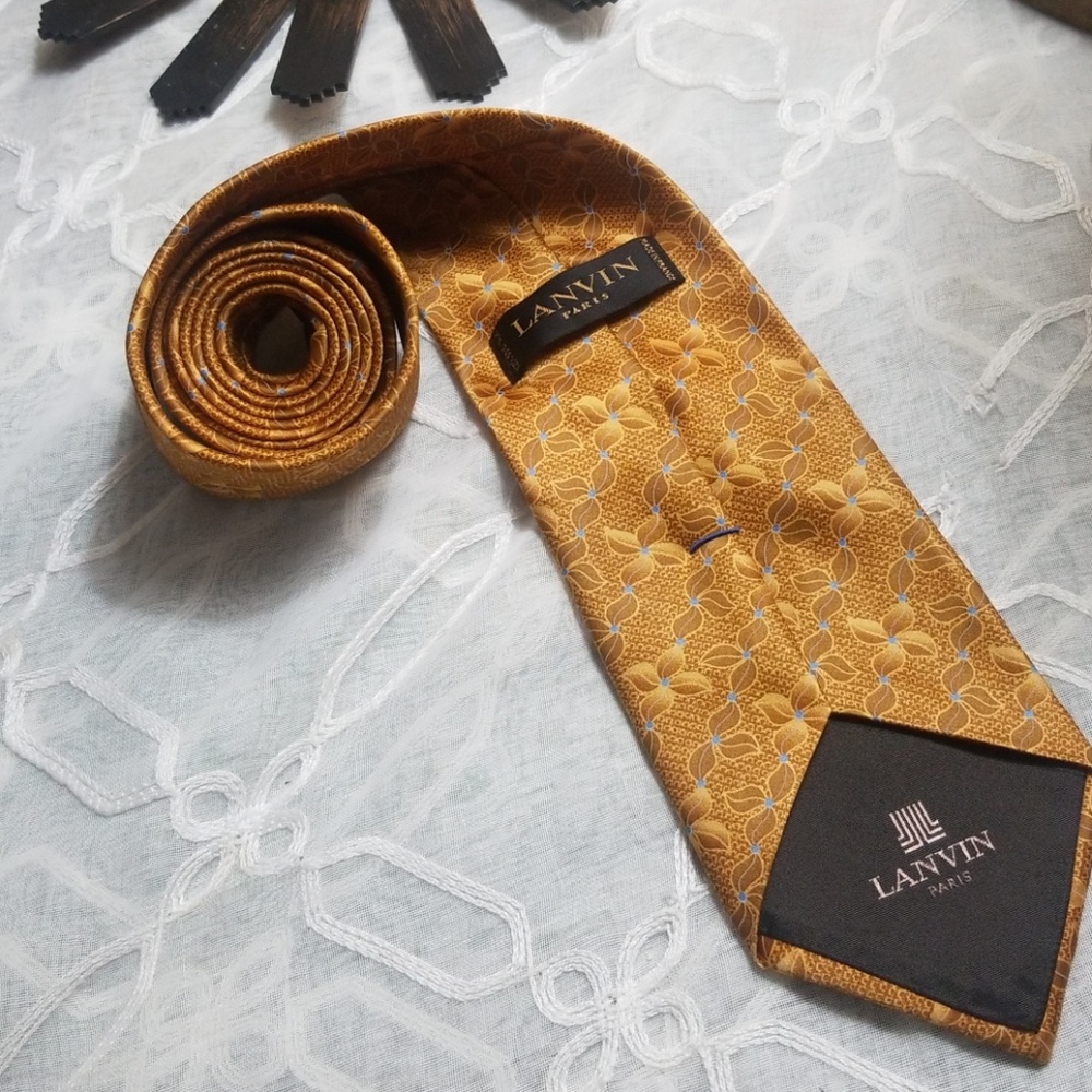 NEW  WITHOUT TAG LANVIN SILK TIE